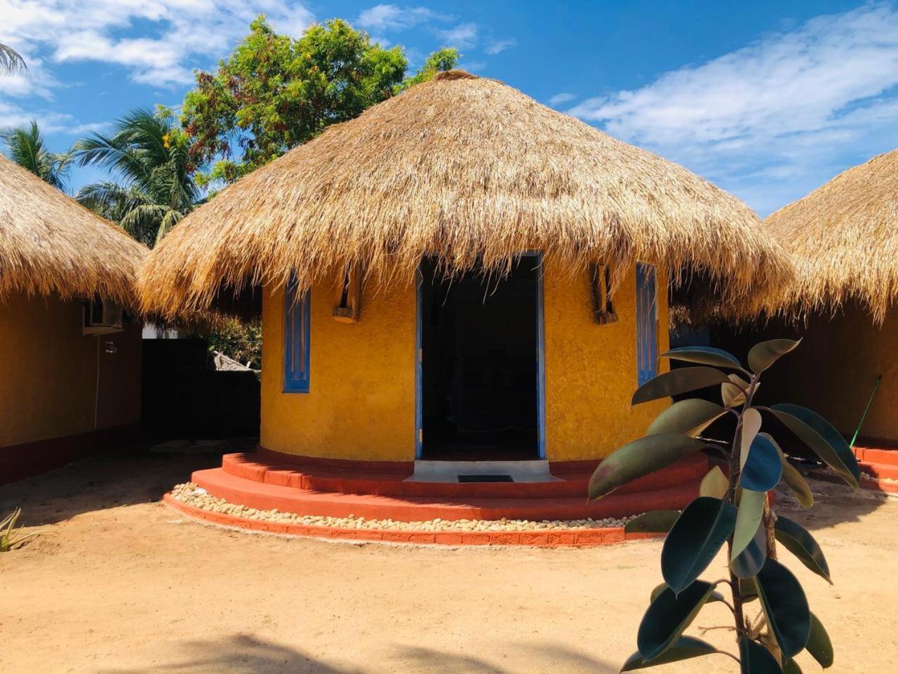 Rustic Cabanas & Restaurant Arugam Bay Bagian luar foto
